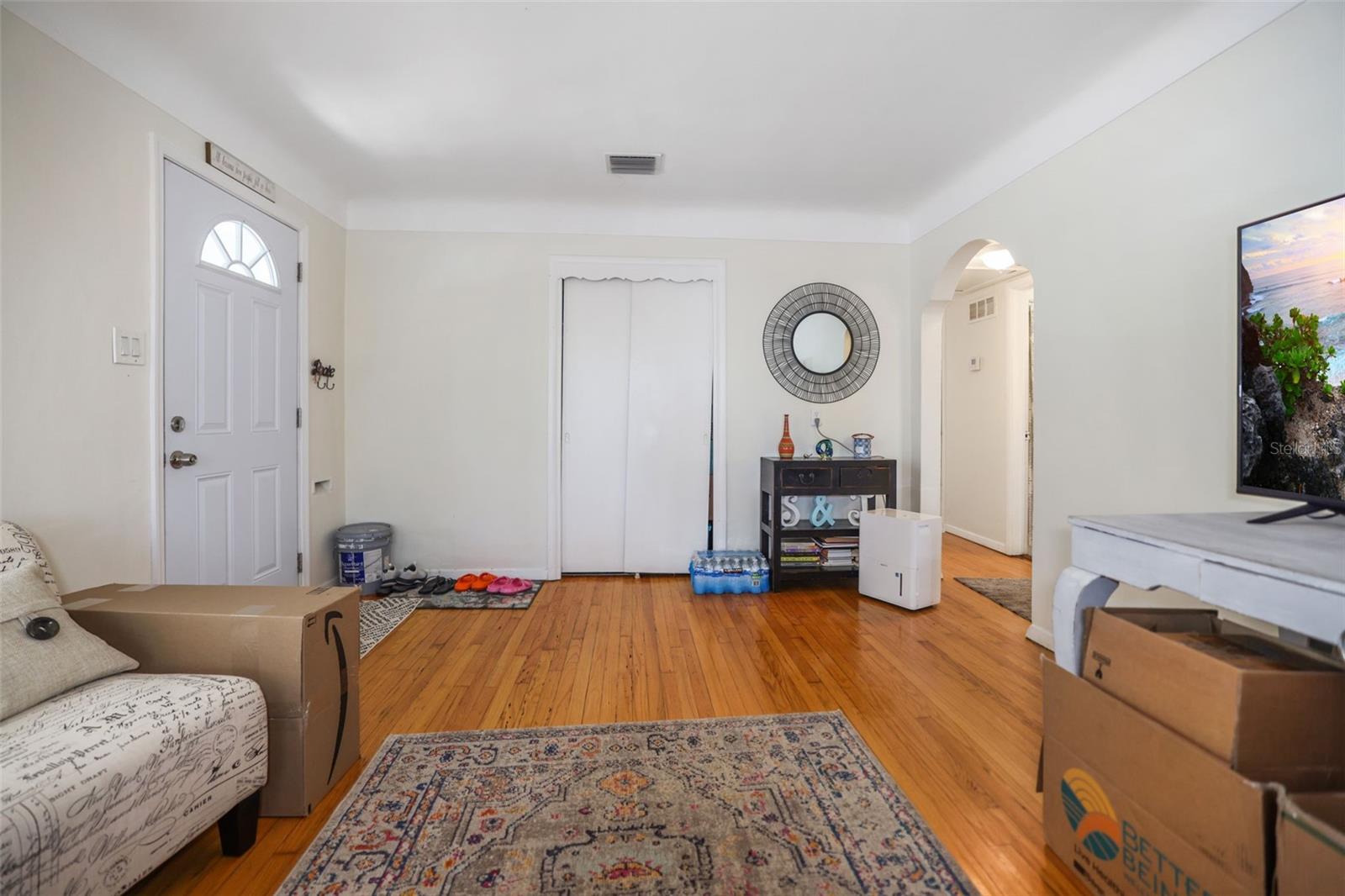 1045 Living Room - Tenant moving in
