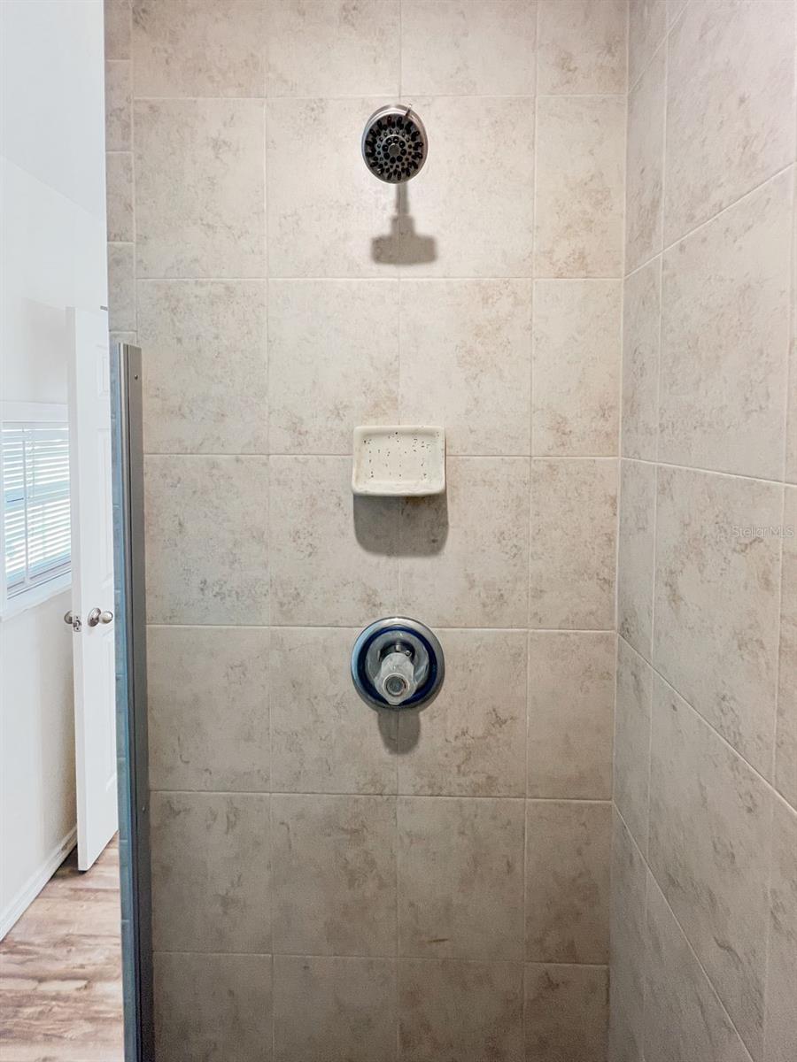 1047 1/2 Unit 2 Bathroom