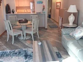 Dining for 4 guests