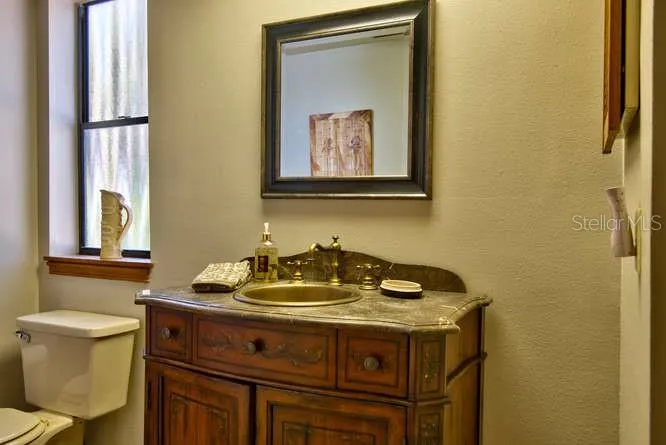 Powder room on 1st floor