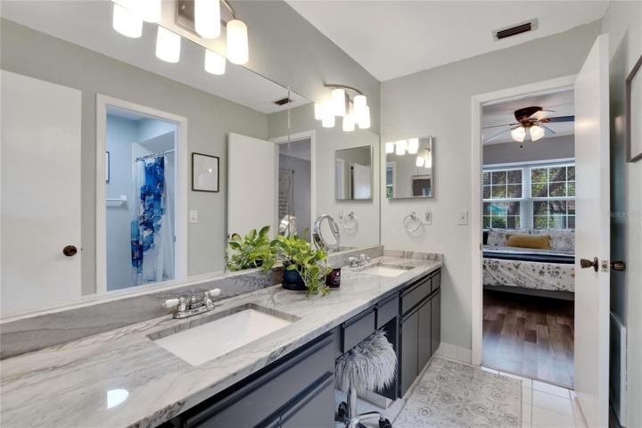 Jack-n-Jill full bath upstairs.