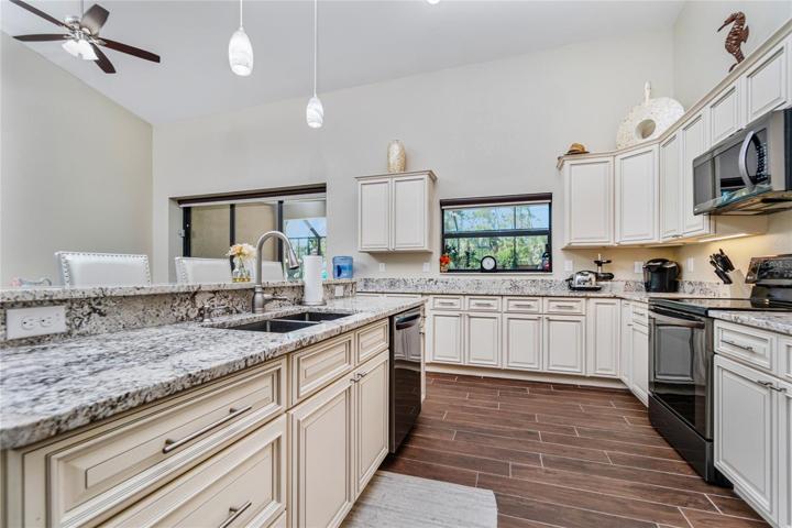 Kitchen sink/ island