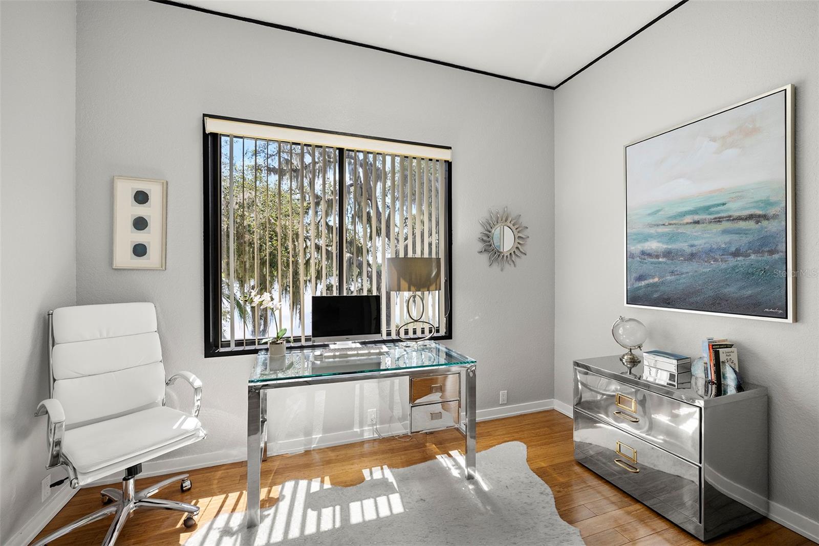 PRIMARY BEDROOM SITTING AREA