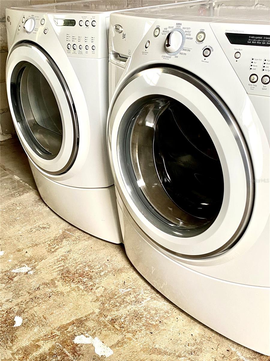 Washer &amp; Dryer in it's own utility room behind the house