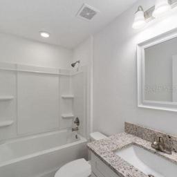 second bath with tub