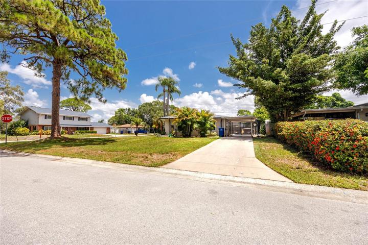 Driveway Connected To Devonshire Dr N