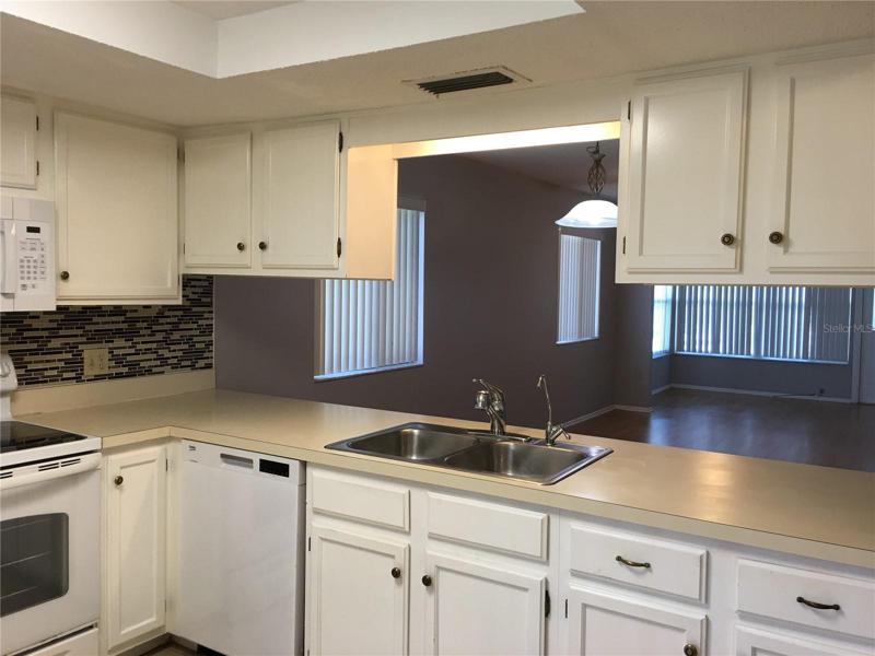 Kitchen clean station