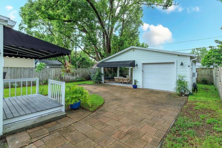 Garage & Carport