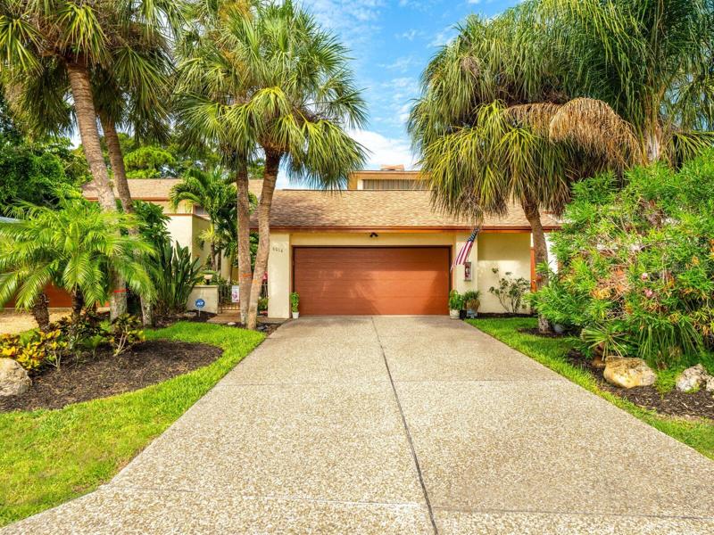 Long driveway with oversized 2 car garage.