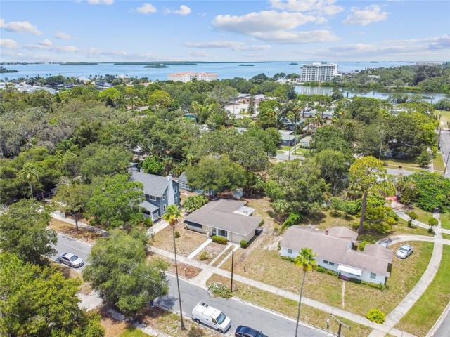Walking distance to the Intercoastal