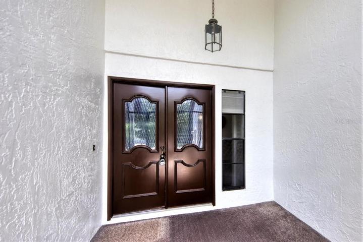 Front private screened entrance