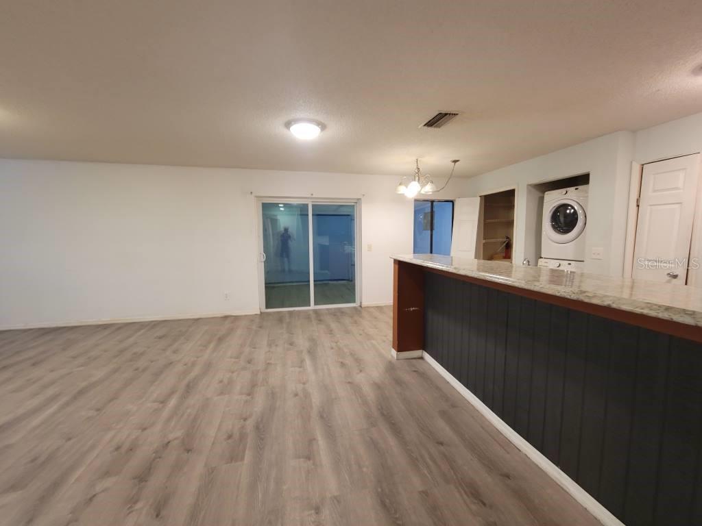Living & kitchen