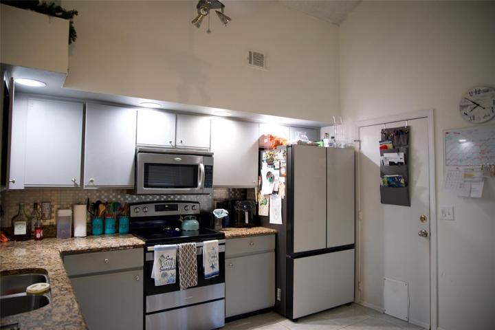 Kitchen, granite counter tops