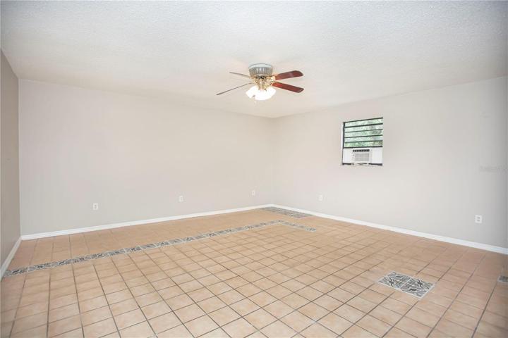 Bonus room/fifth bedroom