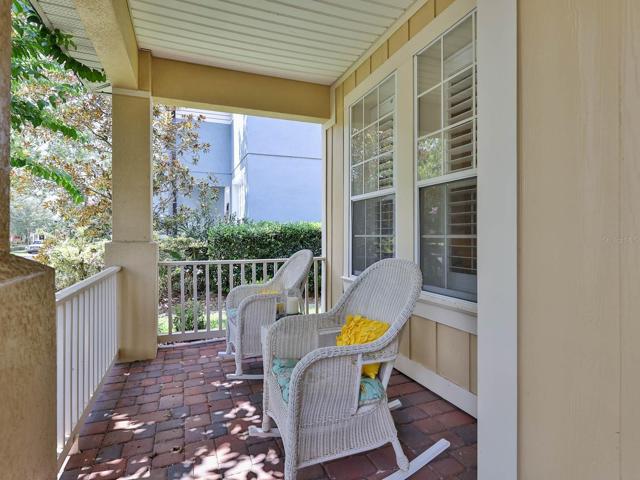 Porch w Pavers