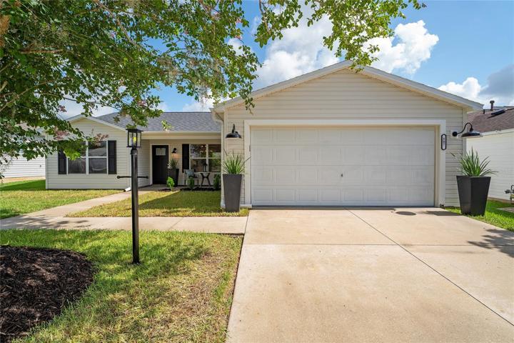 Welcome to 807 Evelynton Loop, The Villages