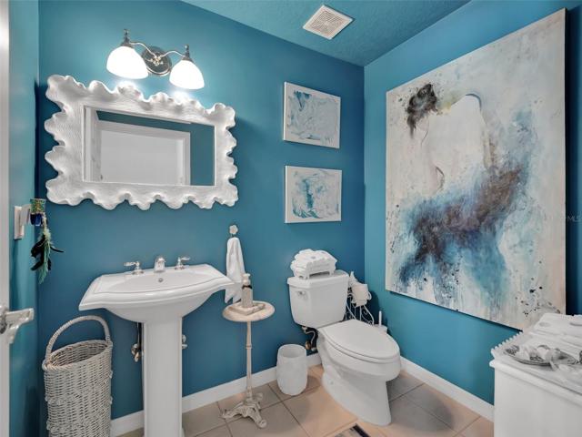 1/2 Bath