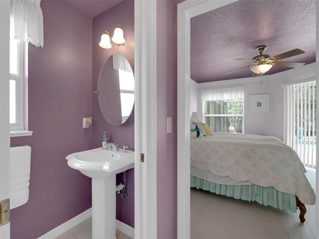 1/2 bath