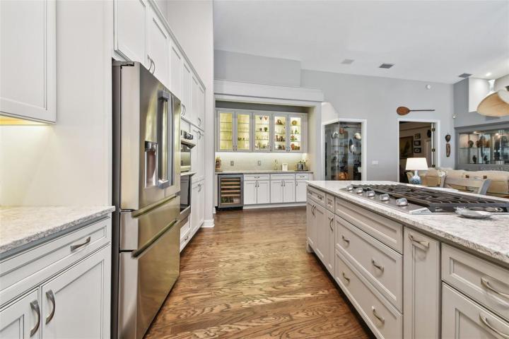 Wet bar in kitchen / open family room