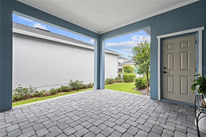 Covered Lanai Space