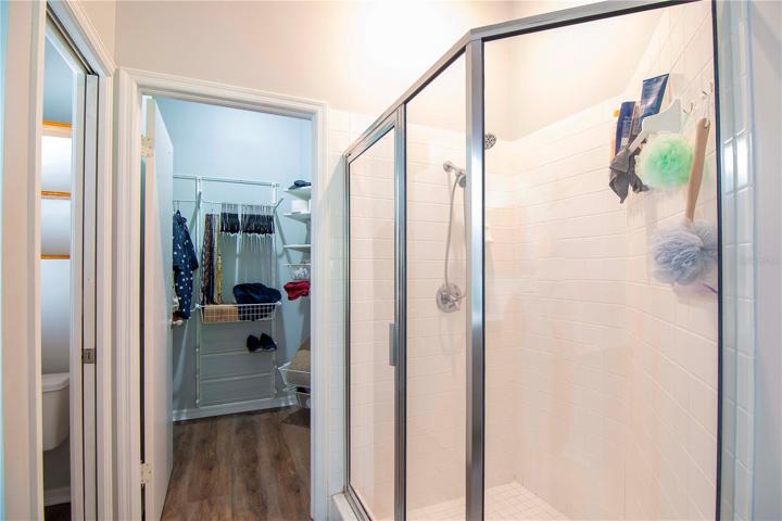 walk-in shower  and walk-in closet