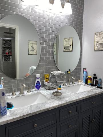 Master Room Bathroom