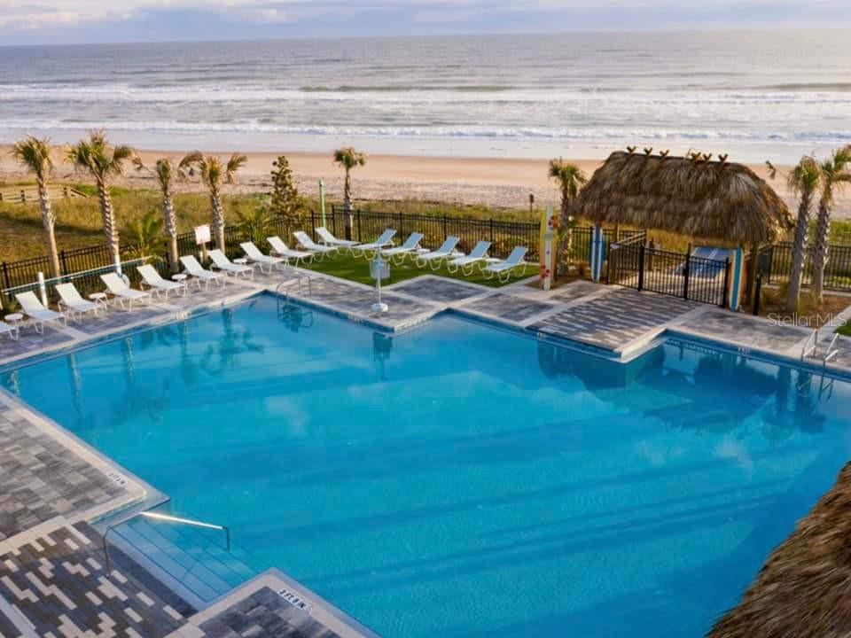 beach club pool and entrance to Ocean.