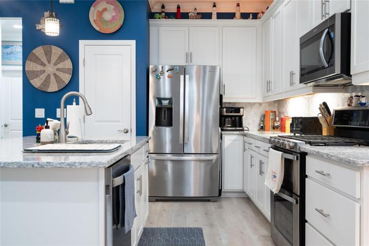 large kitchen all appliances included