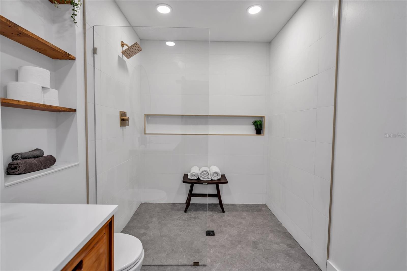 Master en-suite bathroom with zero entry/curbless shower