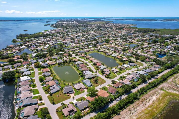Beautiful Bay Lake Estates  close to Beaches, shopping, schools, & hospital