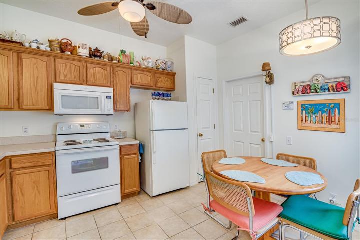 EAT IN KITCHEN