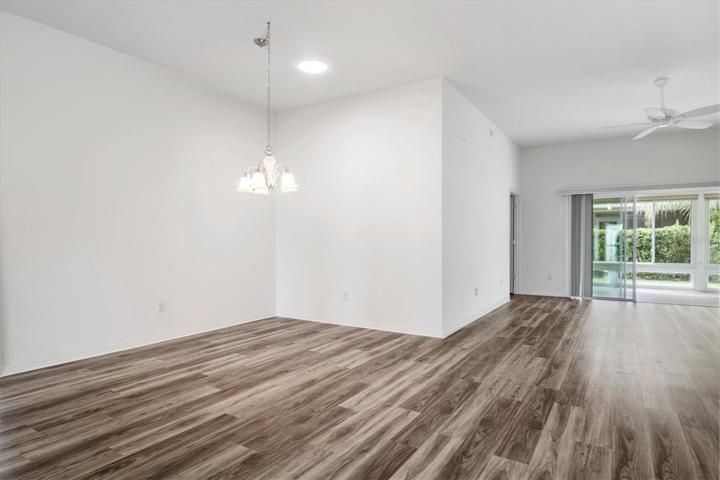 GREAT OPEN FLOOR PLAN WITH MORE FORMAL DINING AREA