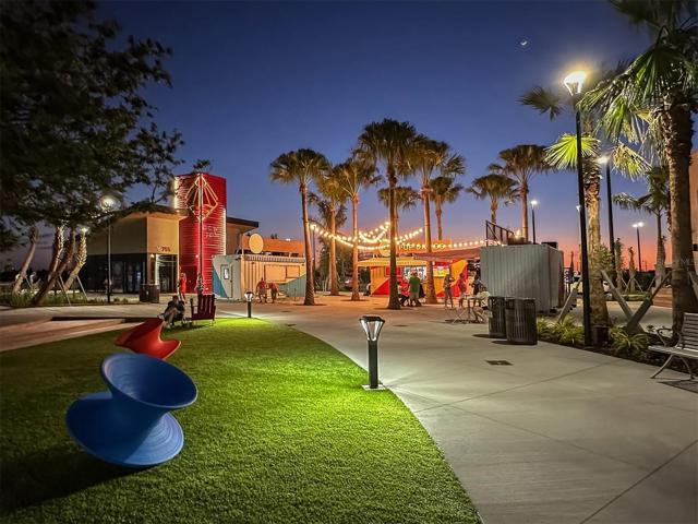 Wellen at night is when this comes alive!