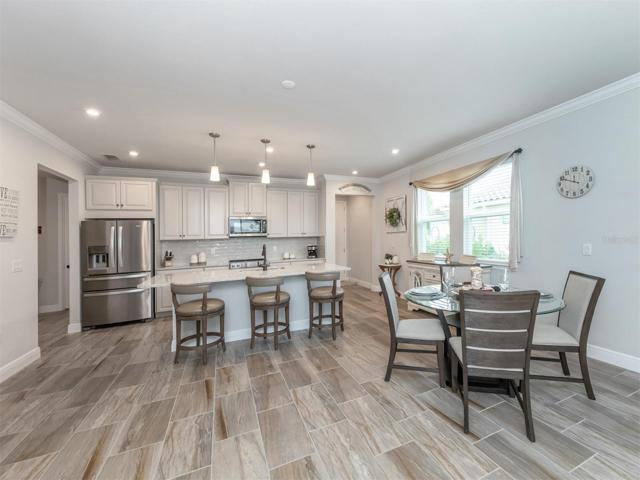 Lots of entertaining space!