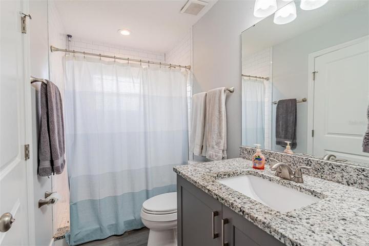 En suite bath for upstairs primarybedroom