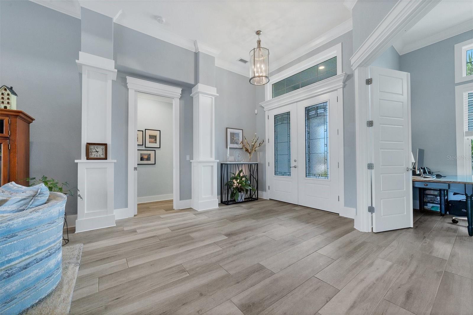 Beautiful entry area, impact doors.