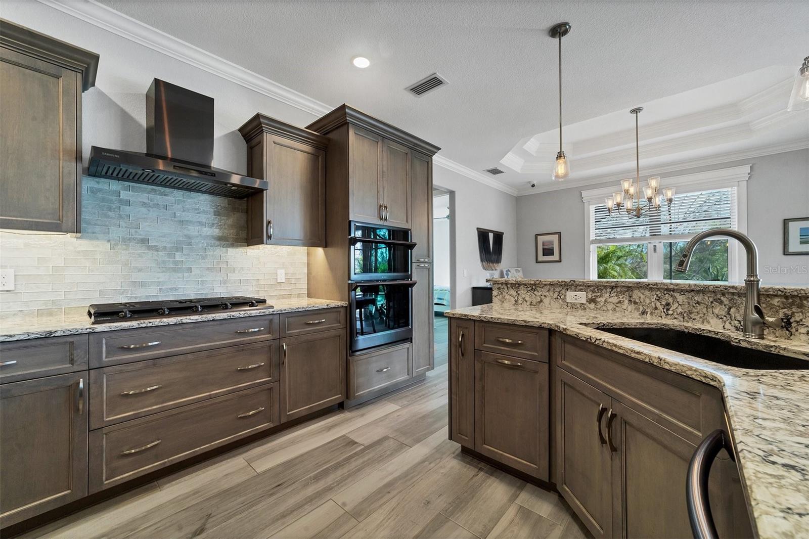 Double ovens w/a microwave-convection.