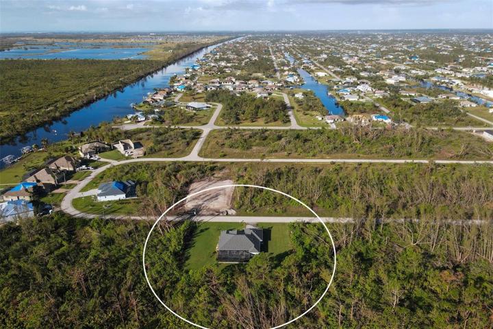 This is a boating neighborhood with boat ramps and waterfront parks.