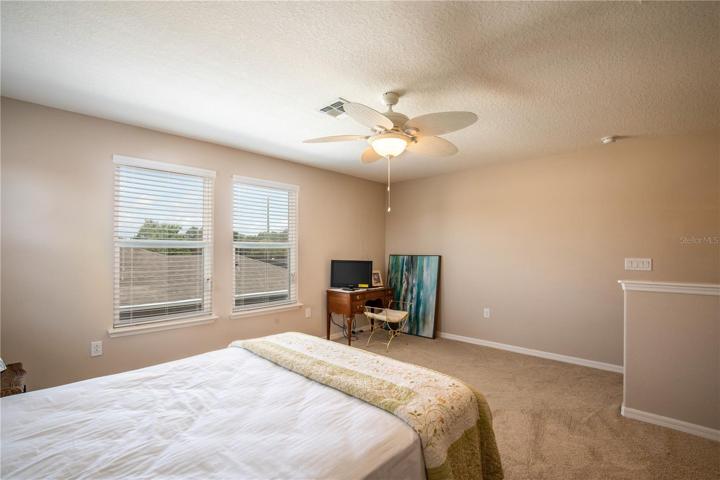 Upstairs bedroom / bonus room