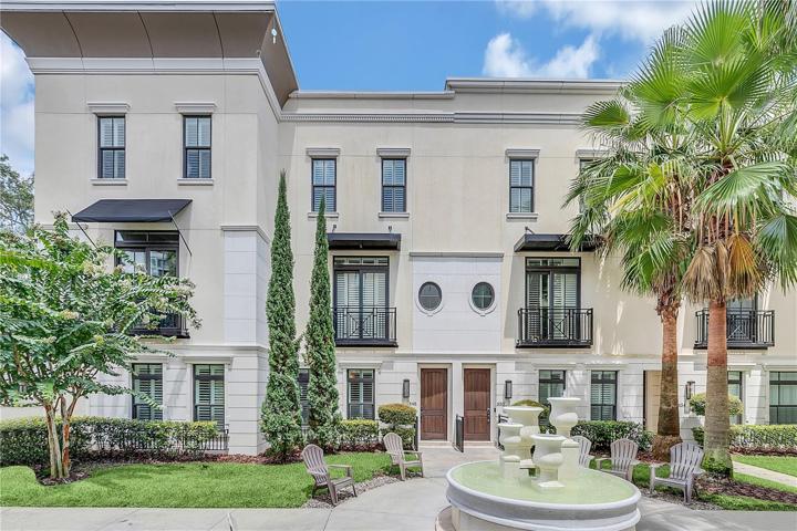 Brownstones at Thornton Park Courtyard