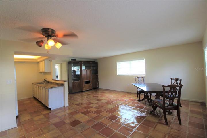 Living Area/Dining Area