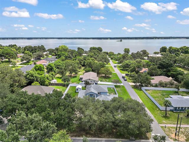Property is Located 1 Block away from Little Lake Harris.