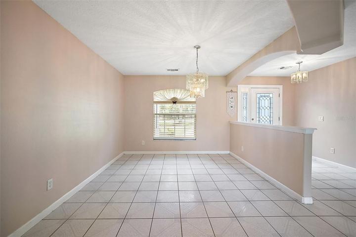 Formal Dining Room - 10X14.