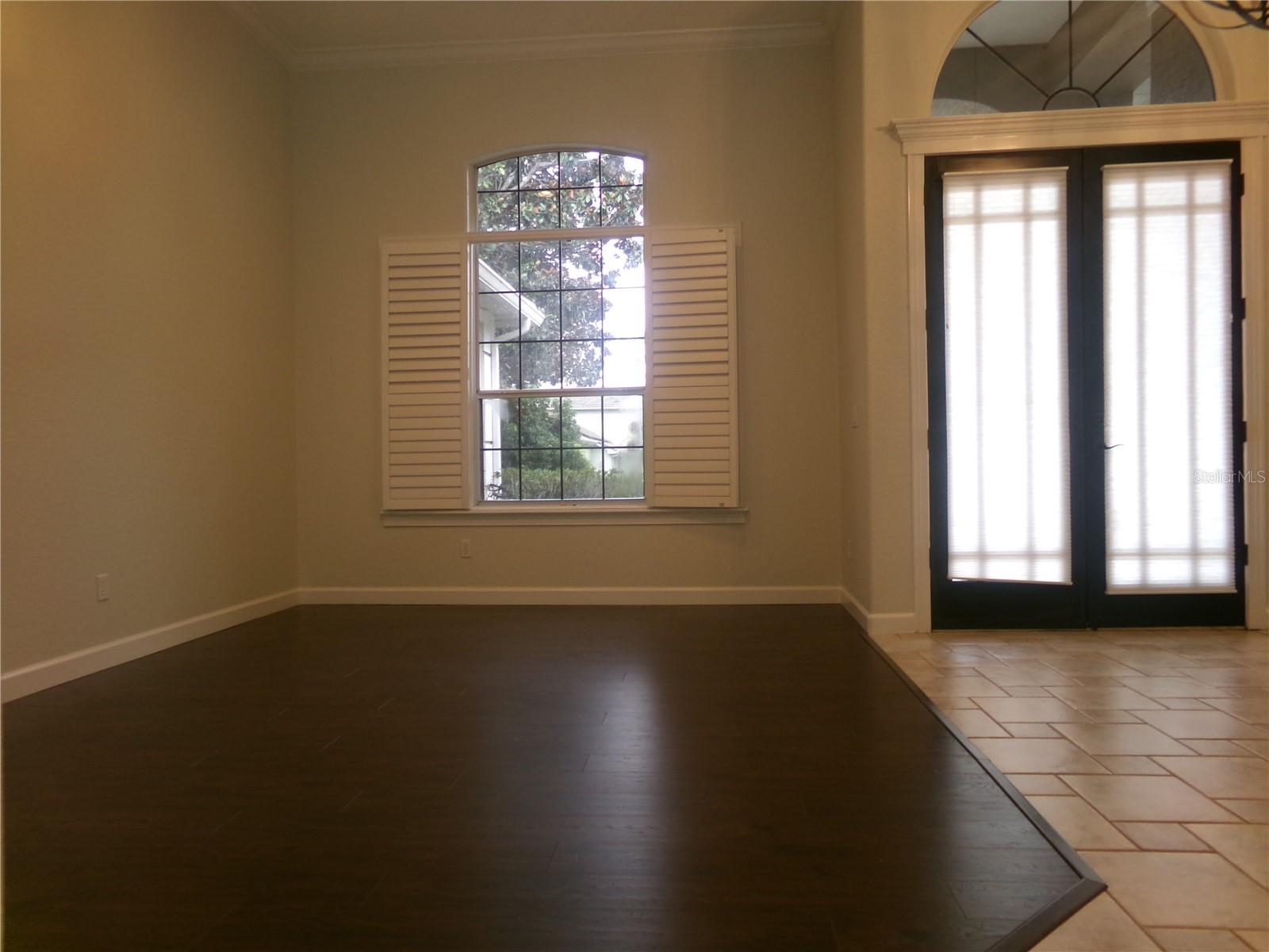 LIVING ROOM AREA