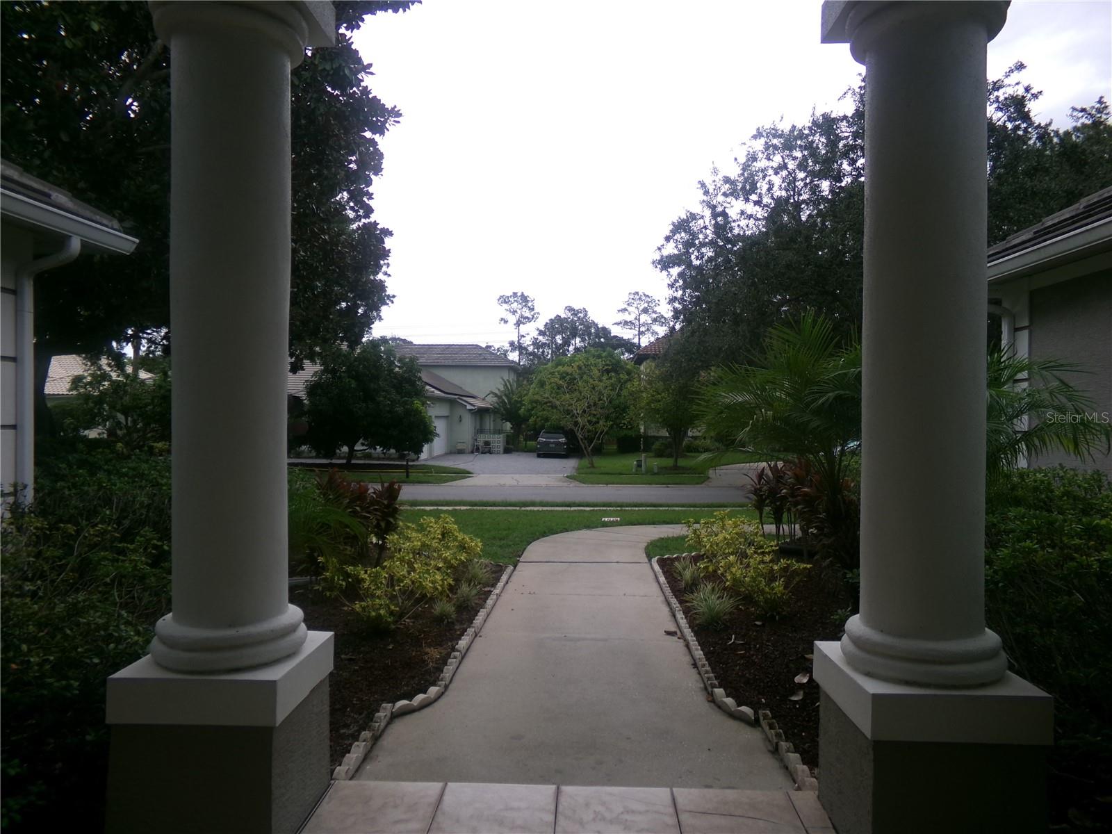 FRONT DOOR TO OUTSIDE STREET VIEW