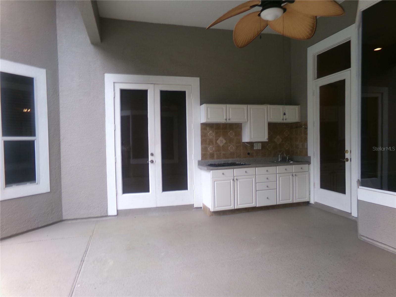 LANAI /SUMMER KITCHEN