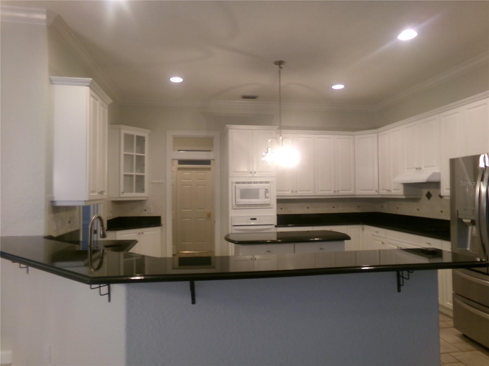SPACIOUS KITCHEN