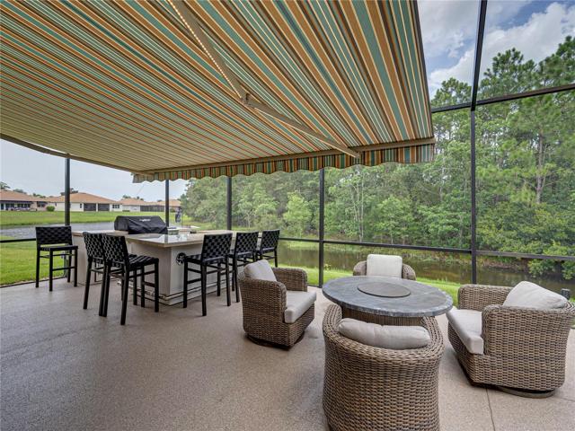 Outdoor kitchen with Sun Shade