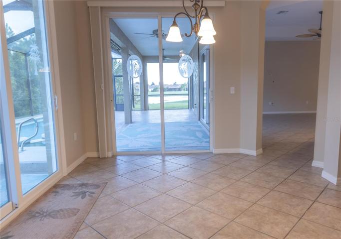 Vacant breakfast nook
