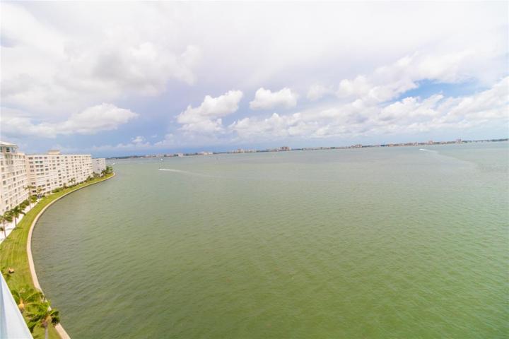 Panoramic Bay Views!